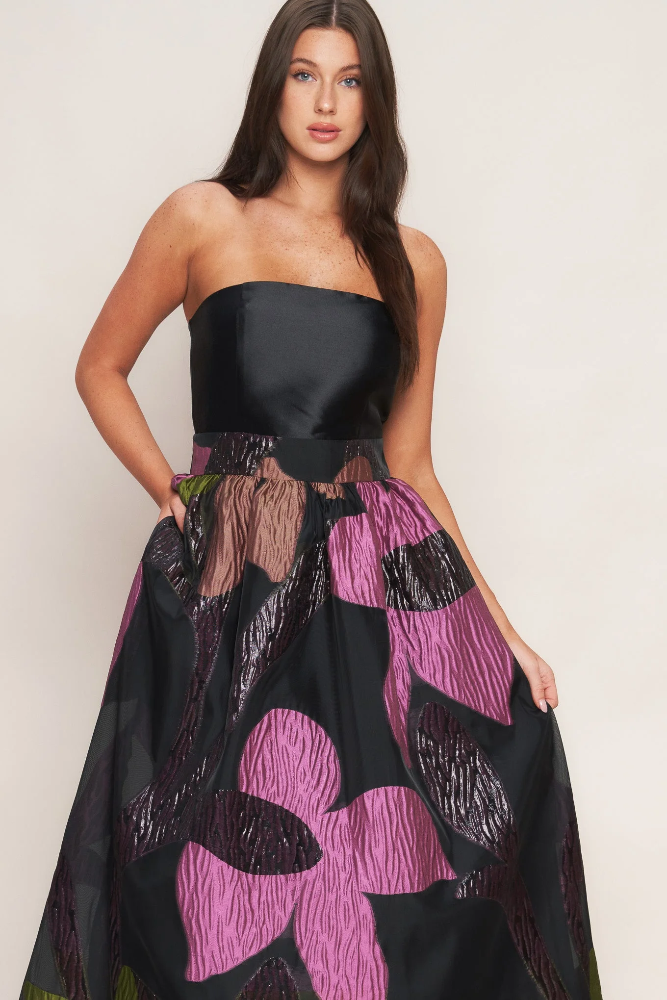 ABSTRACT ROSE BLACK MIDI DRESS - Image 4