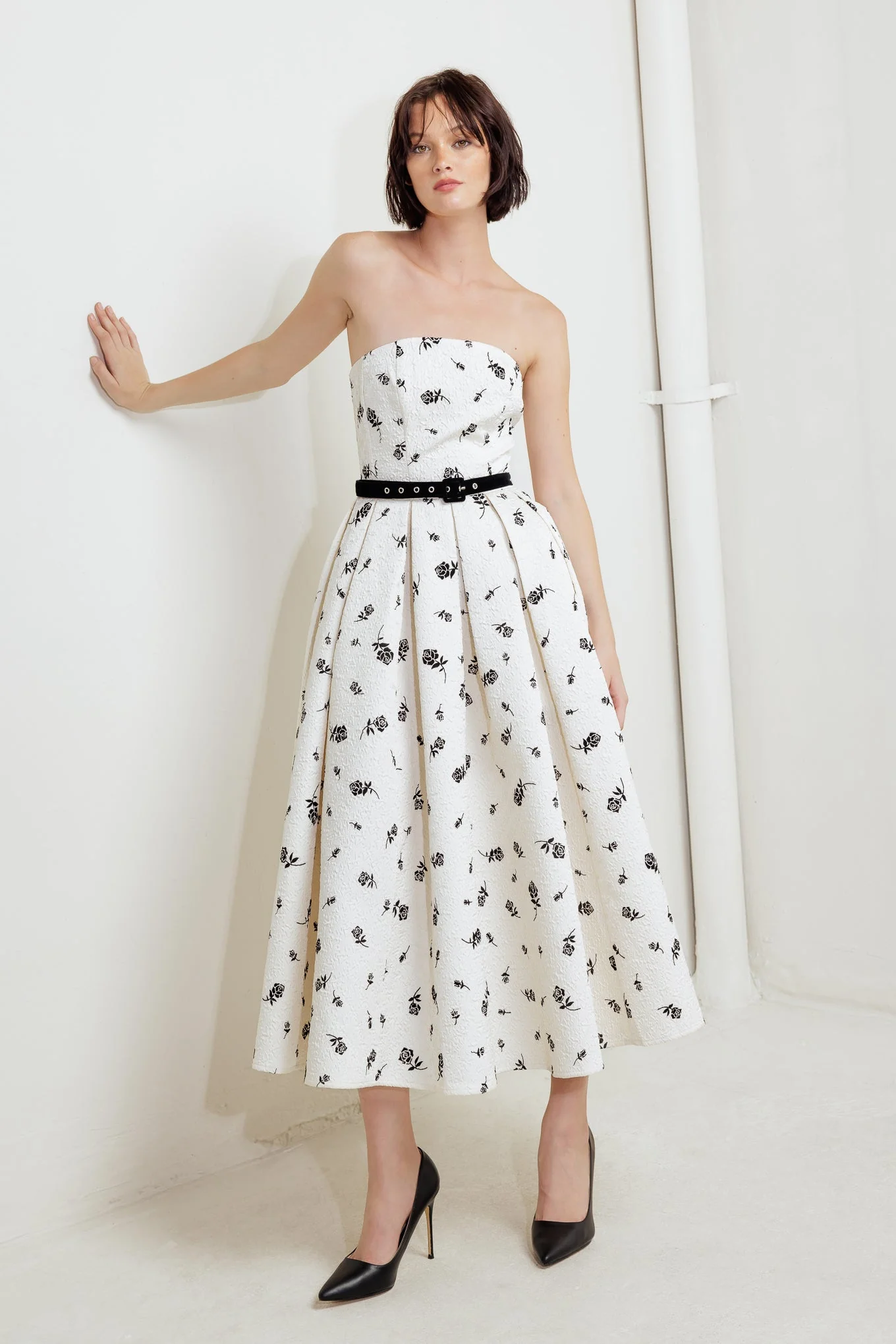 BLACK ROSE STRAPLESS MIDI DRESS - Image 6