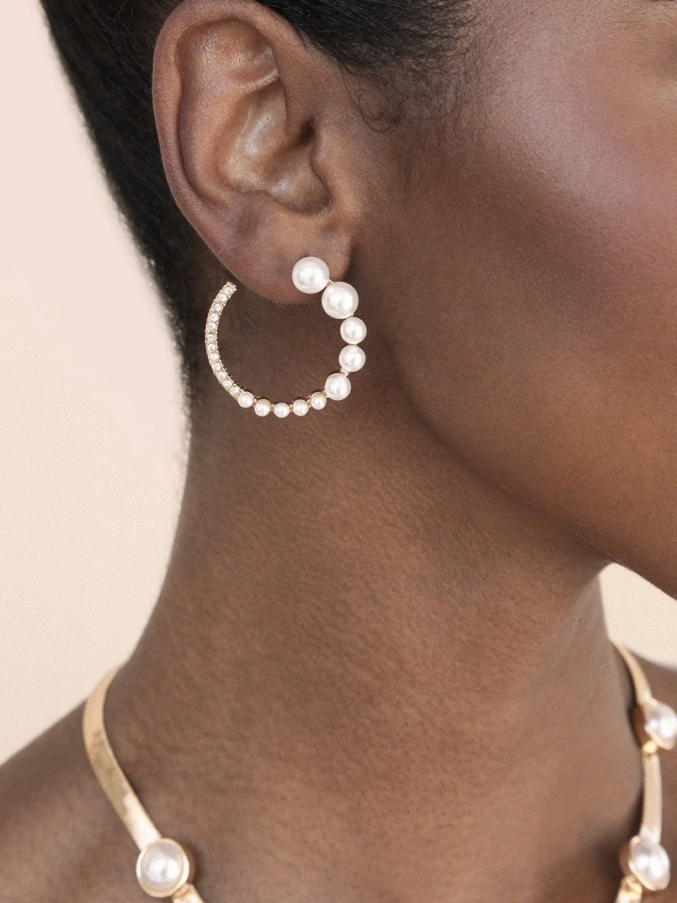 Chic Pearl And Crystal Open Circle Earrings - Image 2