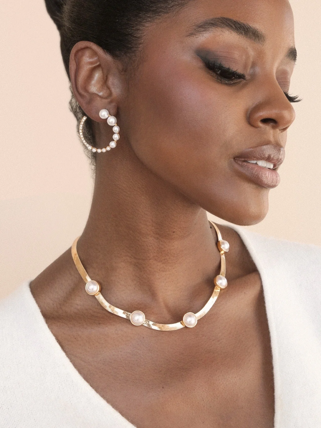 Chic Pearl And Crystal Open Circle Earrings - Image 6