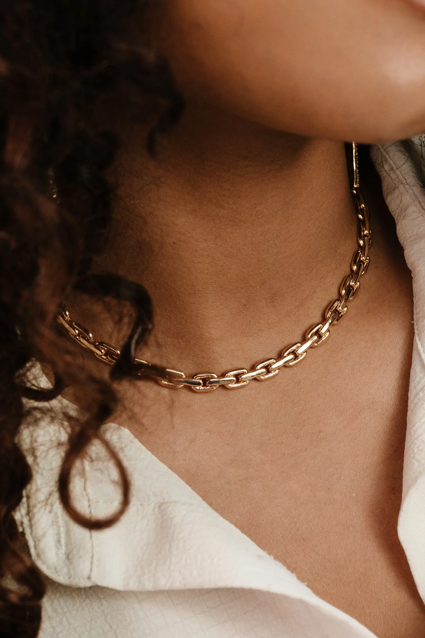 Chunky Chain Link Necklace - Image 3