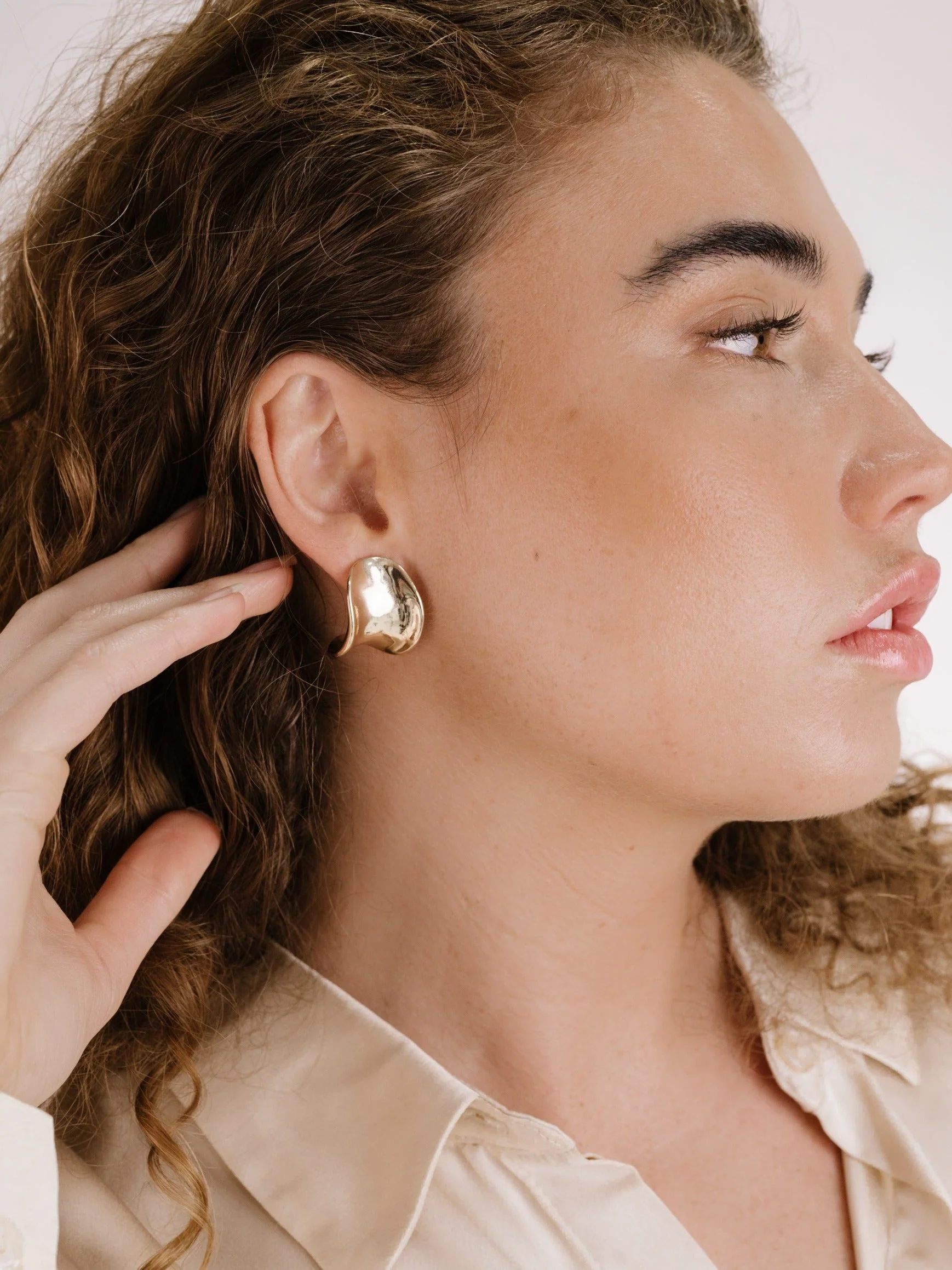 Curved Stud Earrings - Image 4