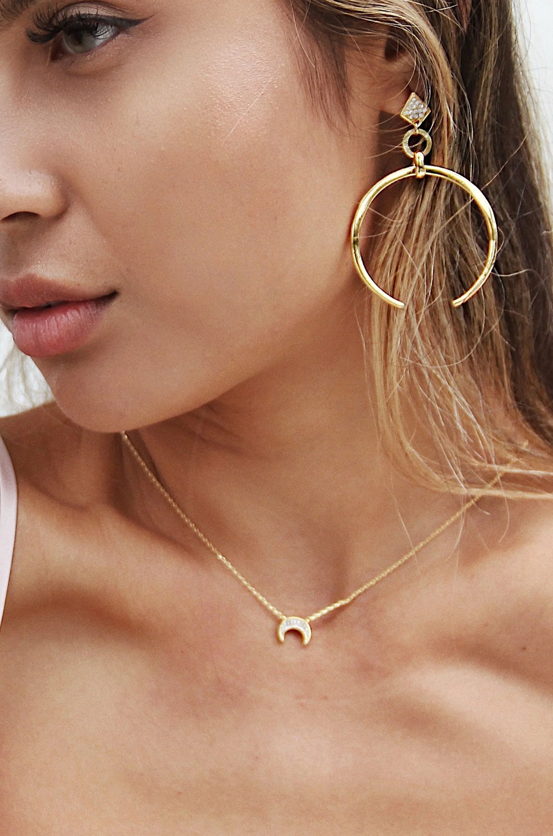 Dainty Layered Crescent Moon Necklace Set - Image 3