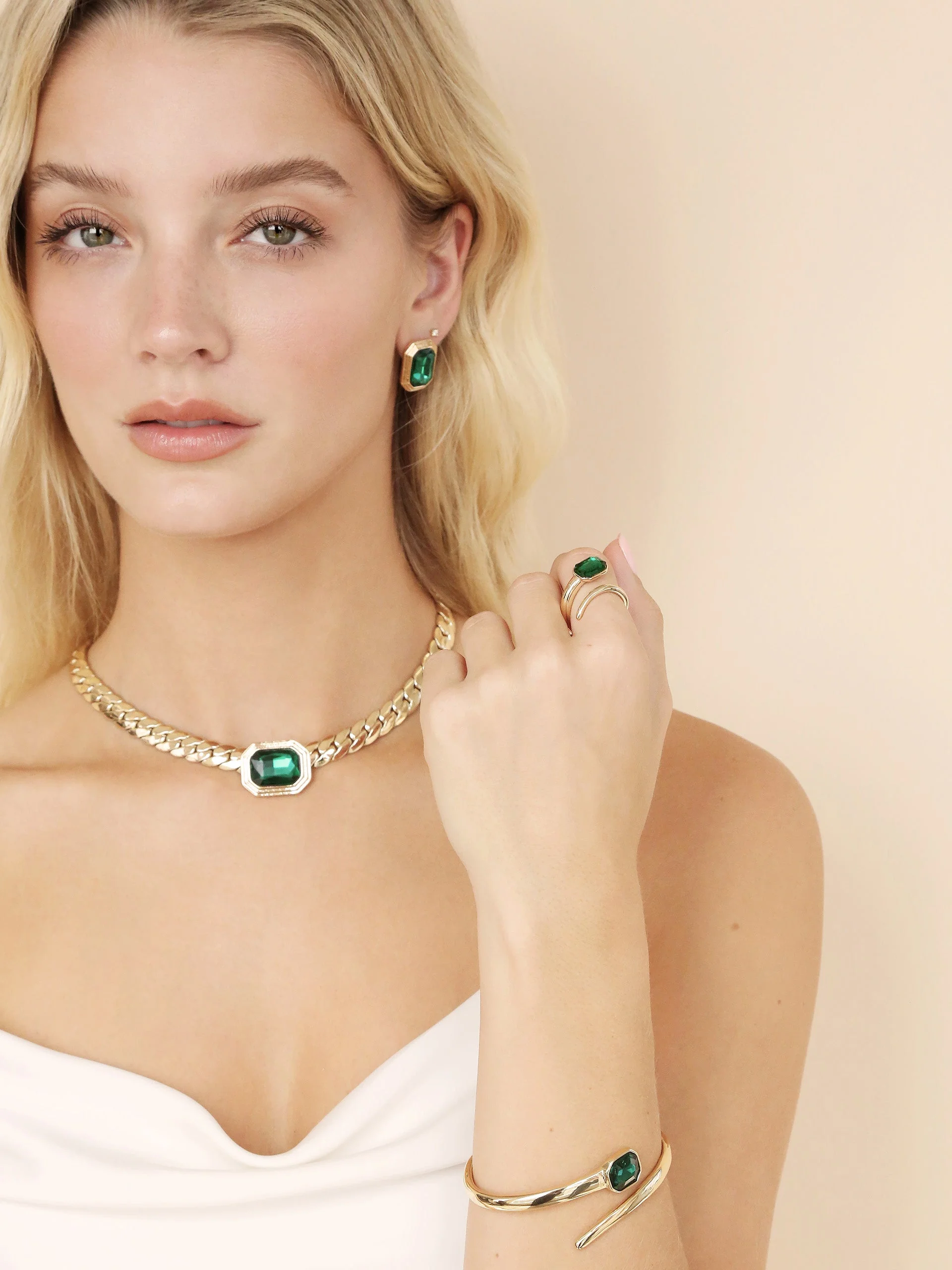 Deco Crystal Necklace - Image 4