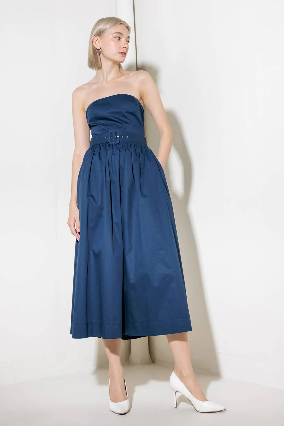 ENDLESSLY CHARMING STRAPLESS NAVY MIDI DRESS - Image 5