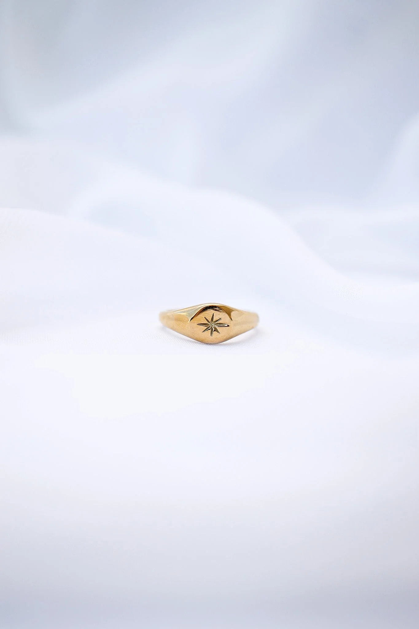 Estelle Ring in Gold - Image 4