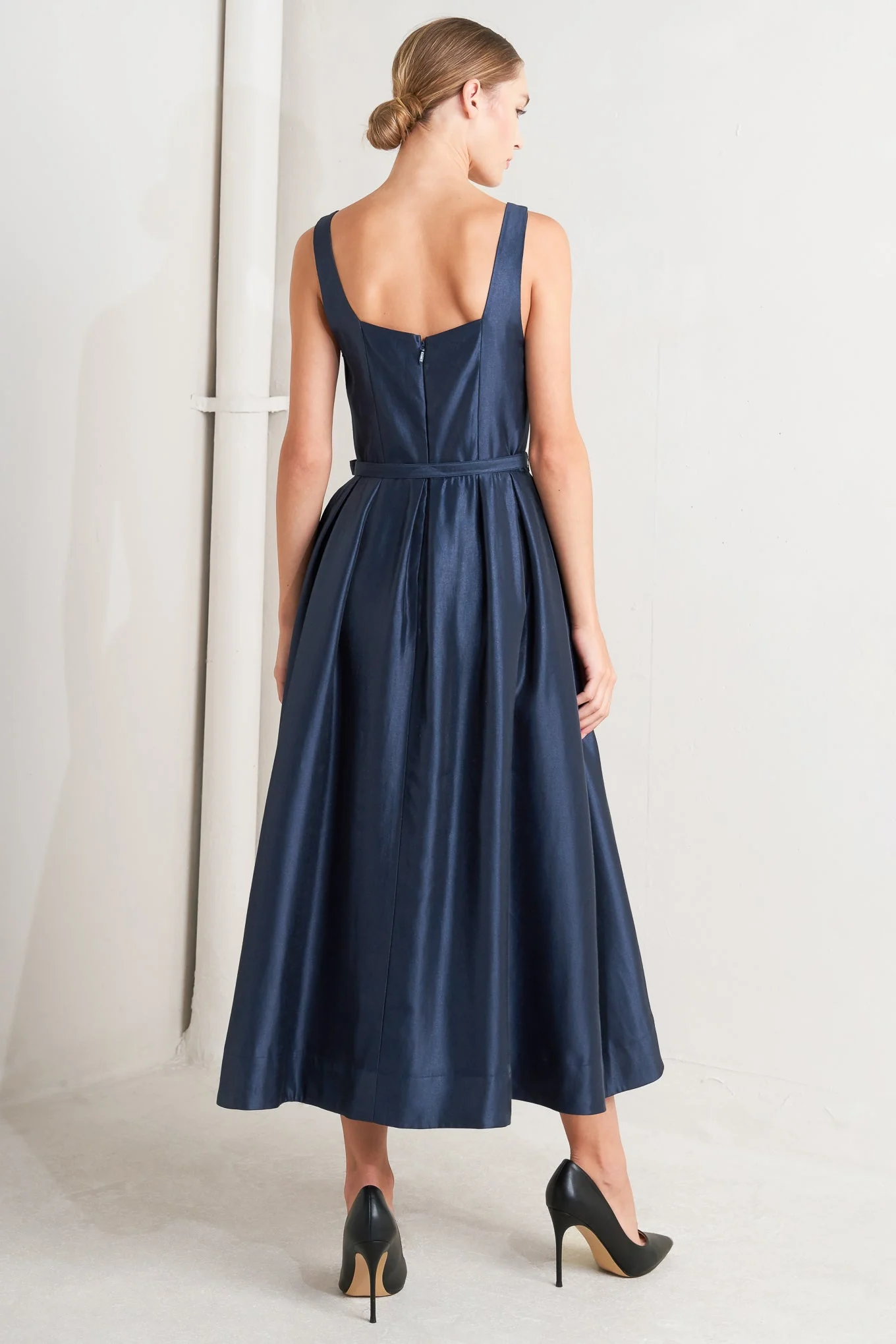 FEMME SILHOUETTE NAVY MIDI DRESS - Image 2