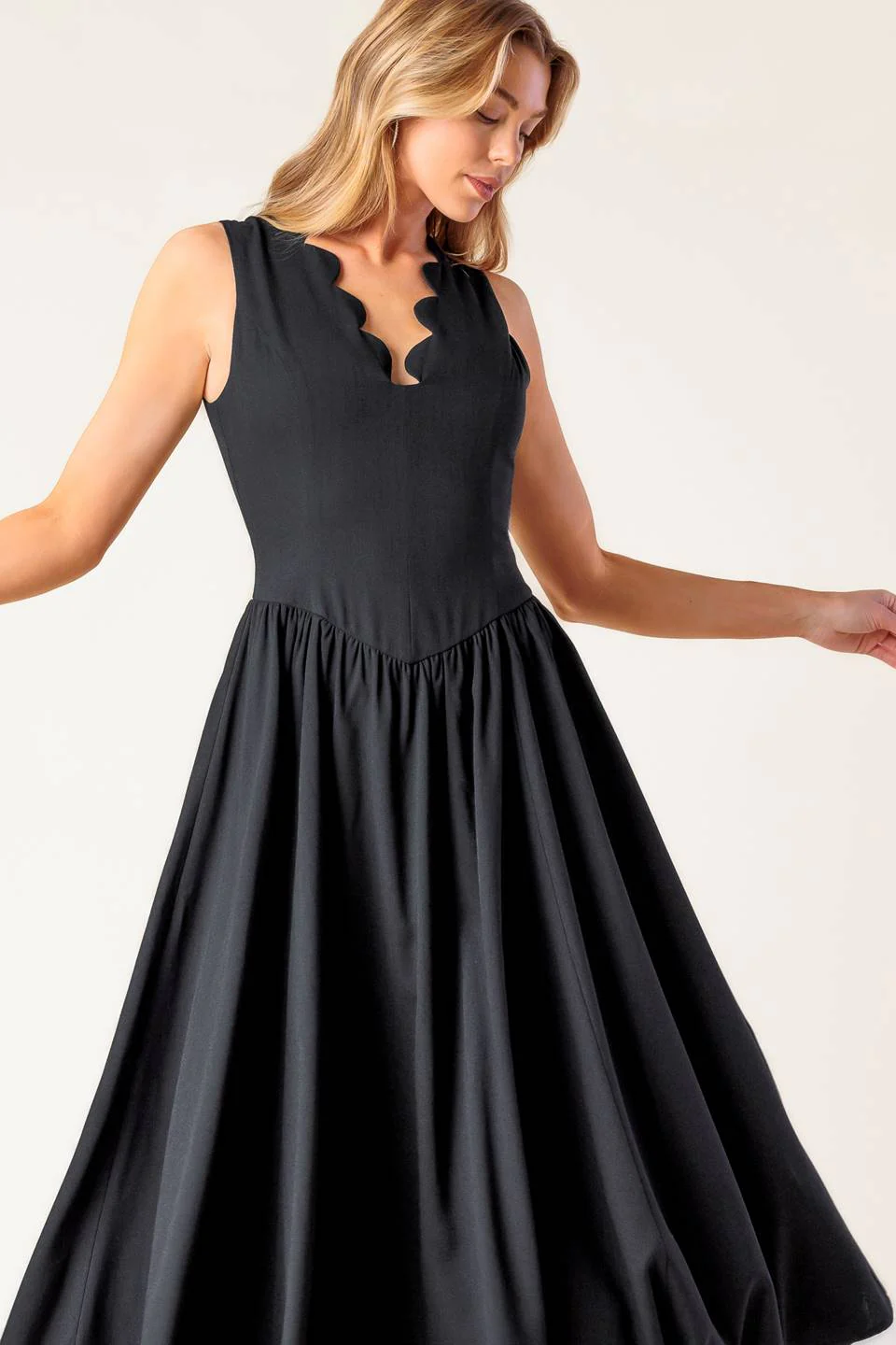 FOR THE RECORD SCALLOP-V MIDI DRESS - BLACK - Image 4