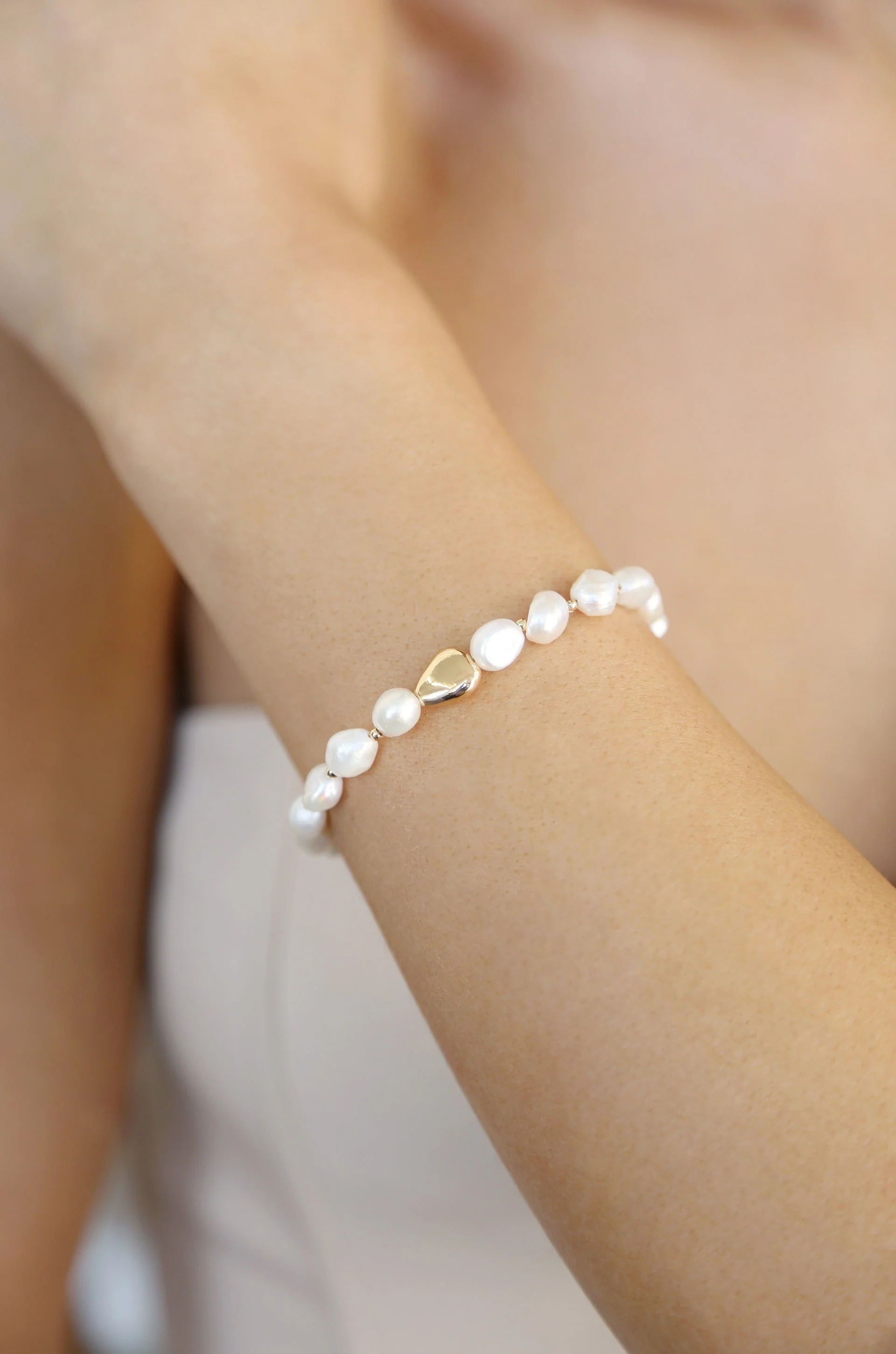 Freshwater Pearl and Gold Nugget Toggle Bracelet - Image 3