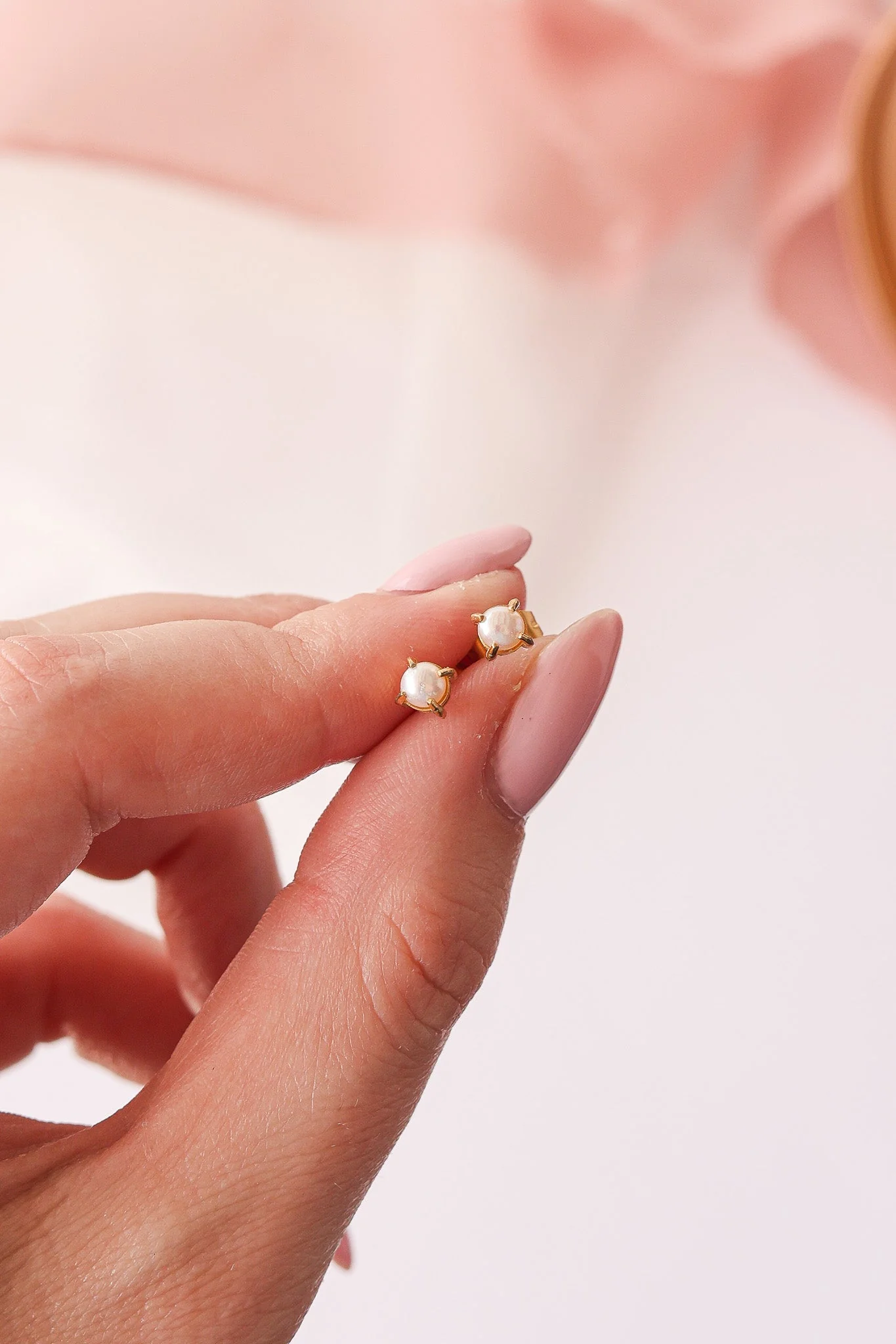 Freshwater Pearl Stud Earrings - Image 7