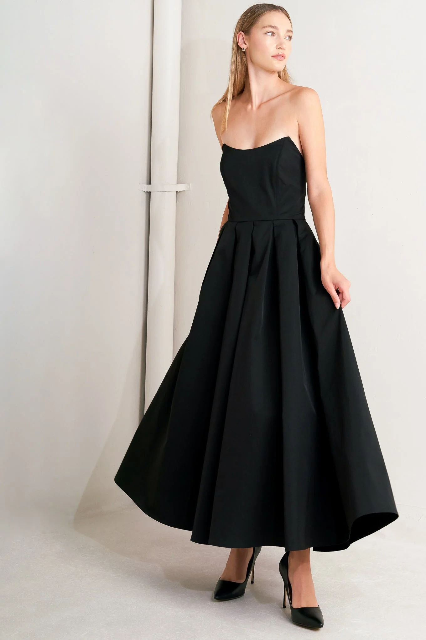 GALA NOIR BLACK SCOOP NECK STRAPLESS MIDI DRESS - Image 4