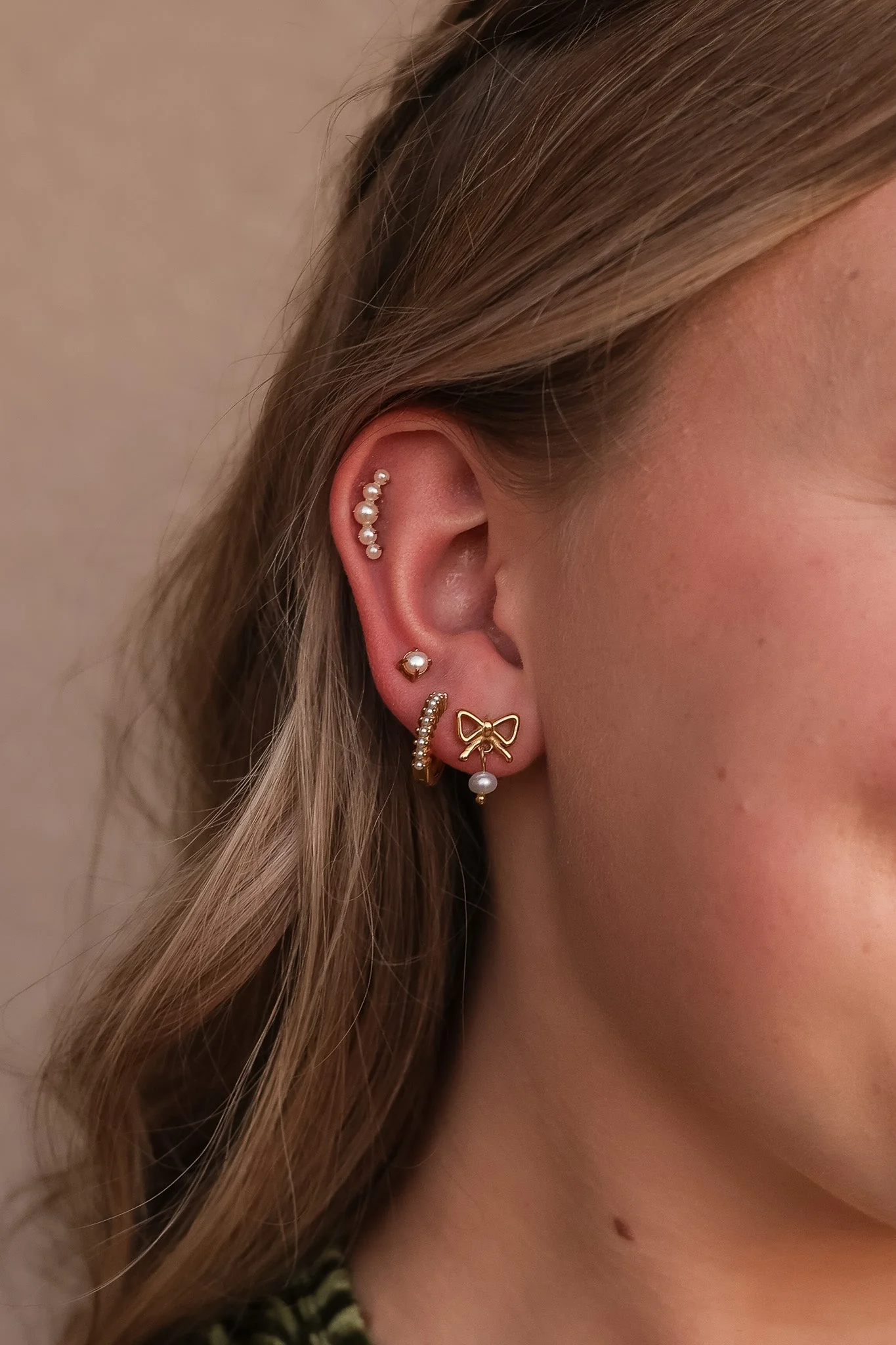 Hepburn Flat Back Pearl Stud Earring - Image 3