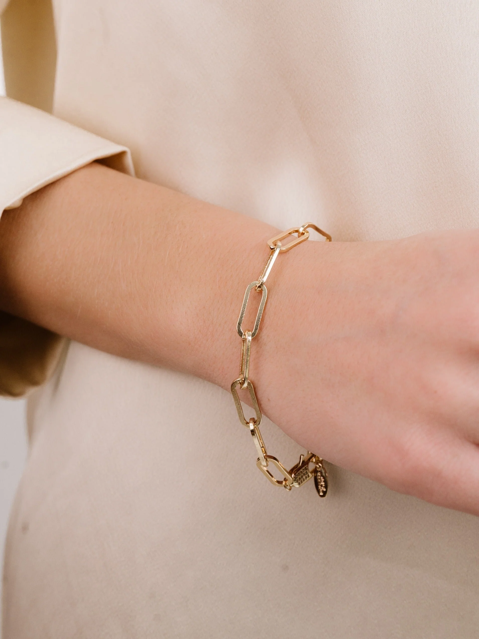 Interlinked Chain Bracelet - Image 4