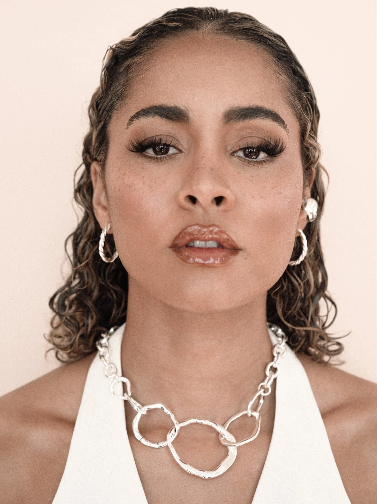 Interlocking Golden Chain Necklace - Image 8