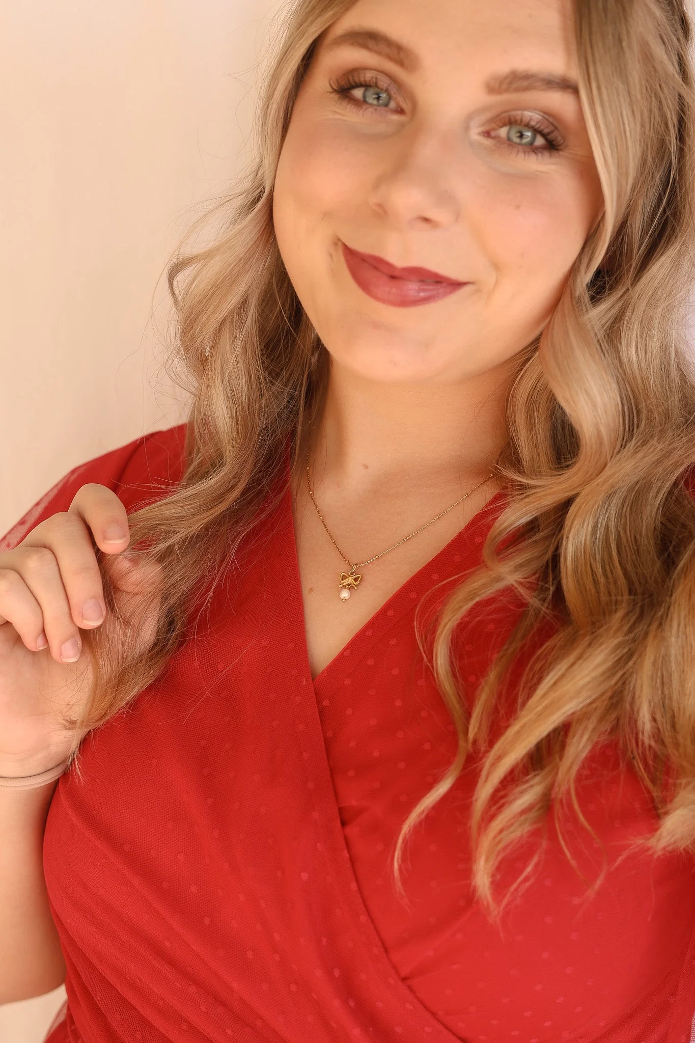 Jane Bow & Pearl Necklace - Image 12