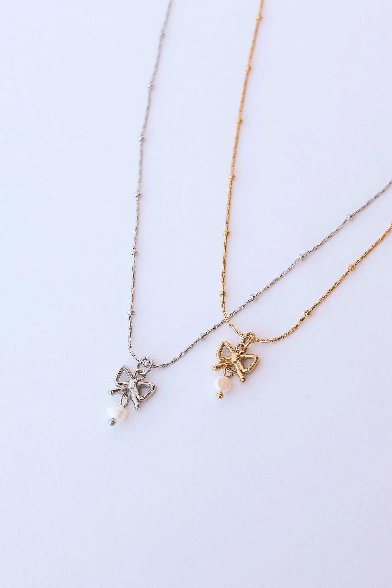Jane Bow & Pearl Necklace - Image 5
