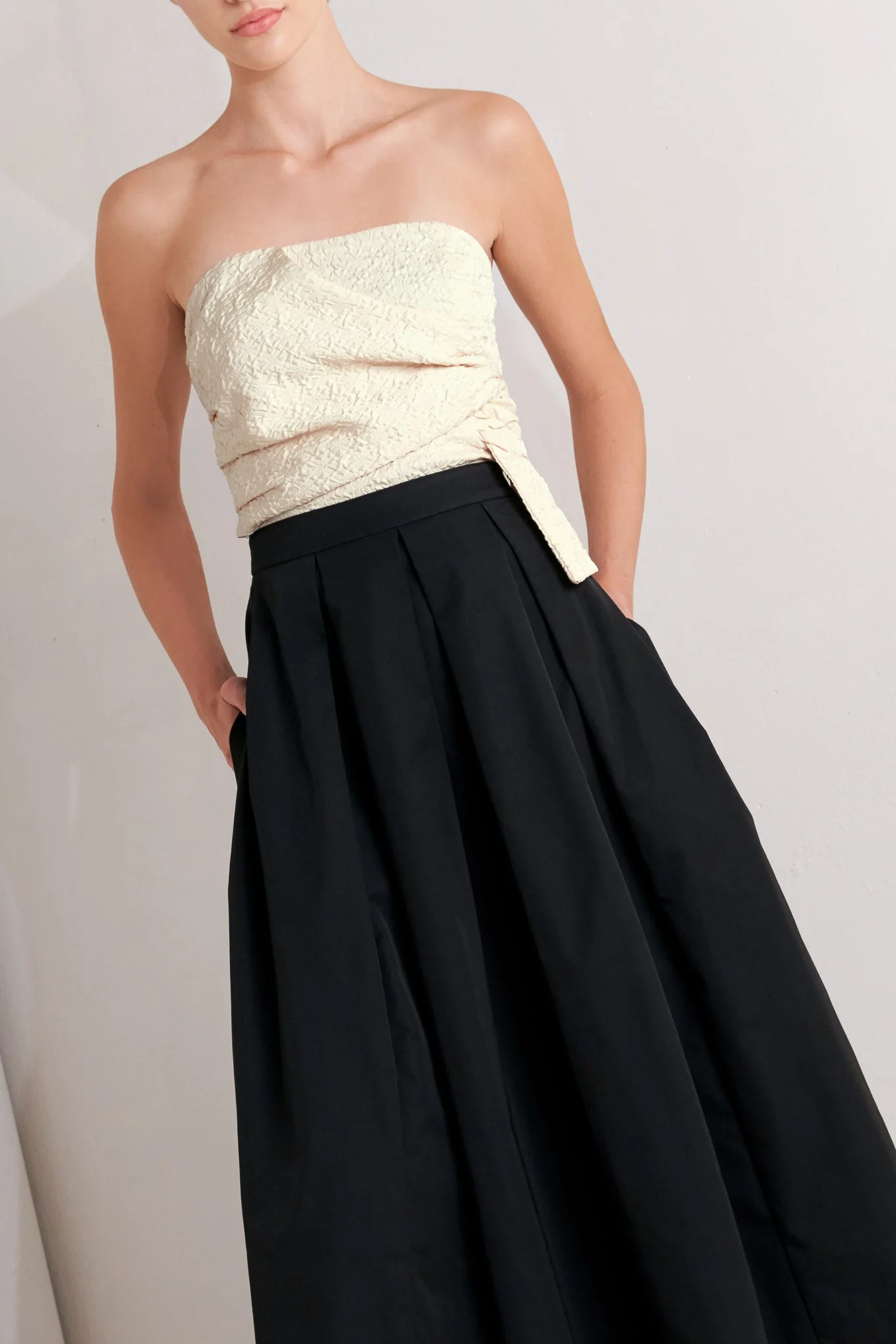 MONO BALLET BLACK & CREAM STRAPLESS MIDI DRESS - Image 4