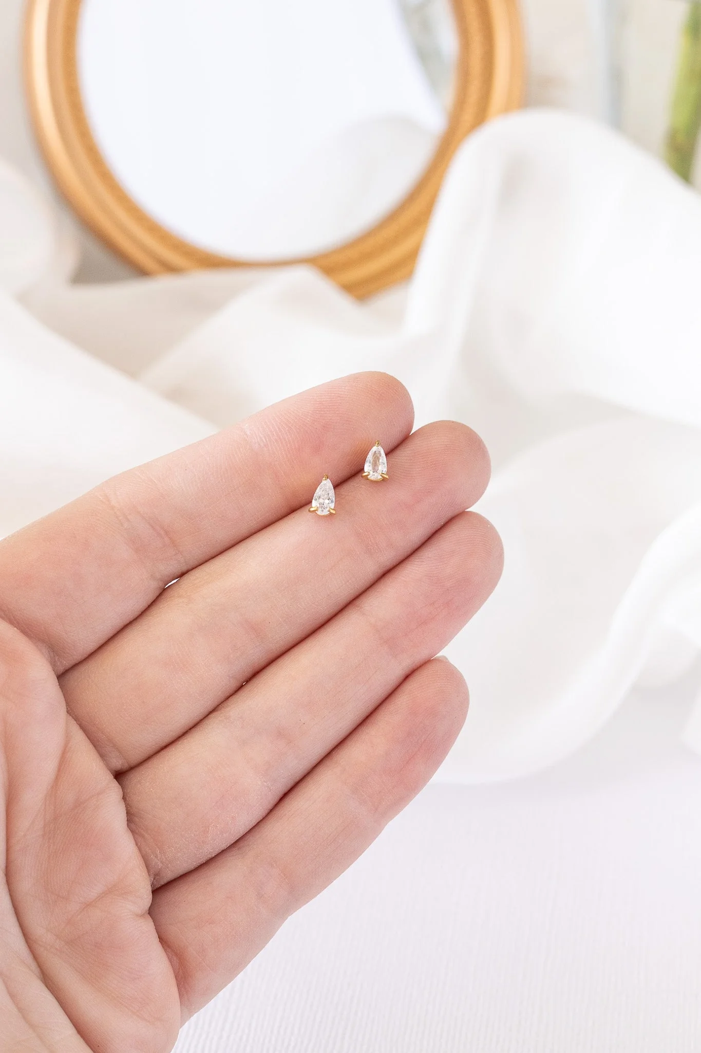 Raindrop Crystal Stud Earring - Image 5