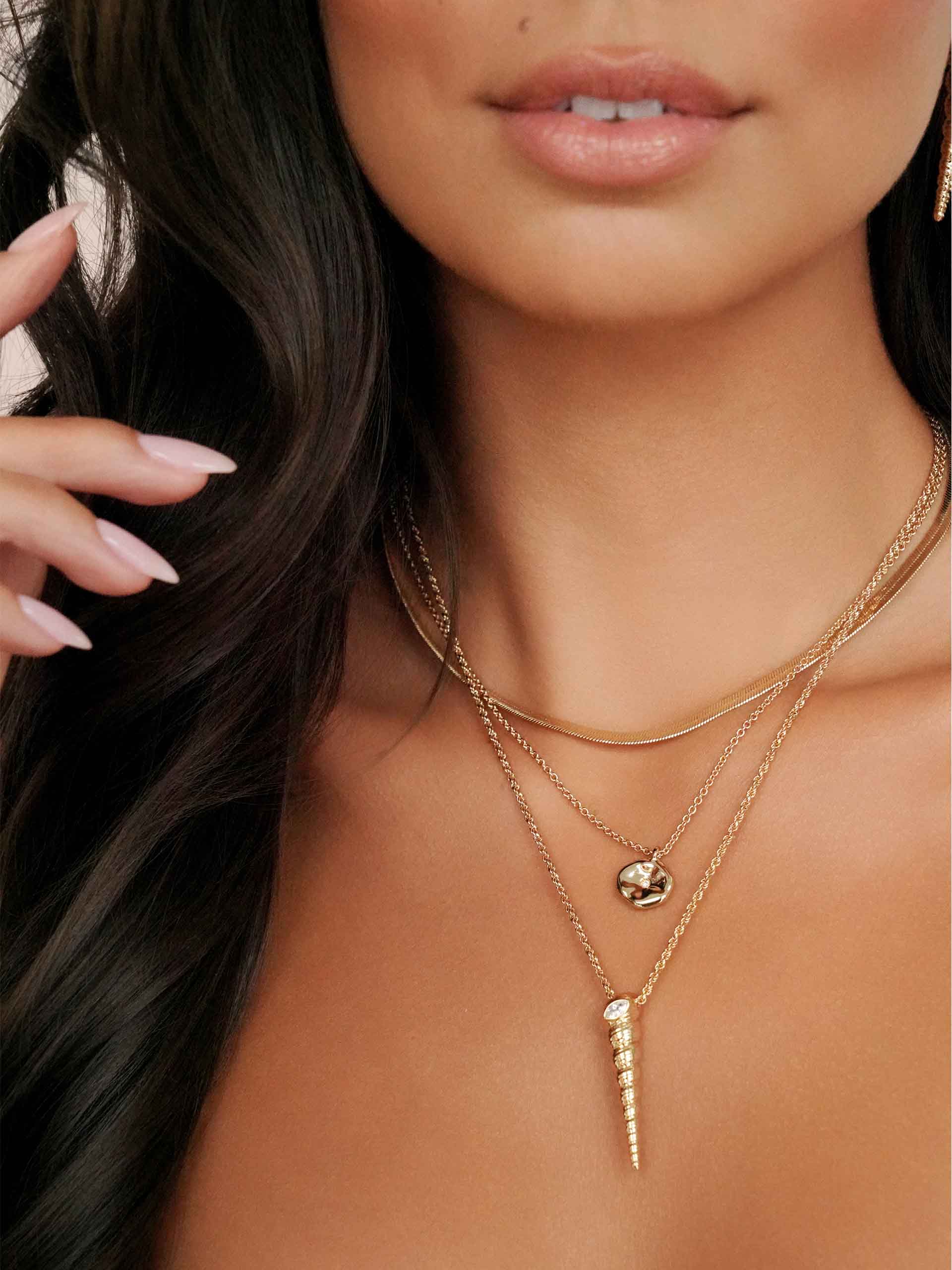 Saint Tropez Shell Necklace - Image 4