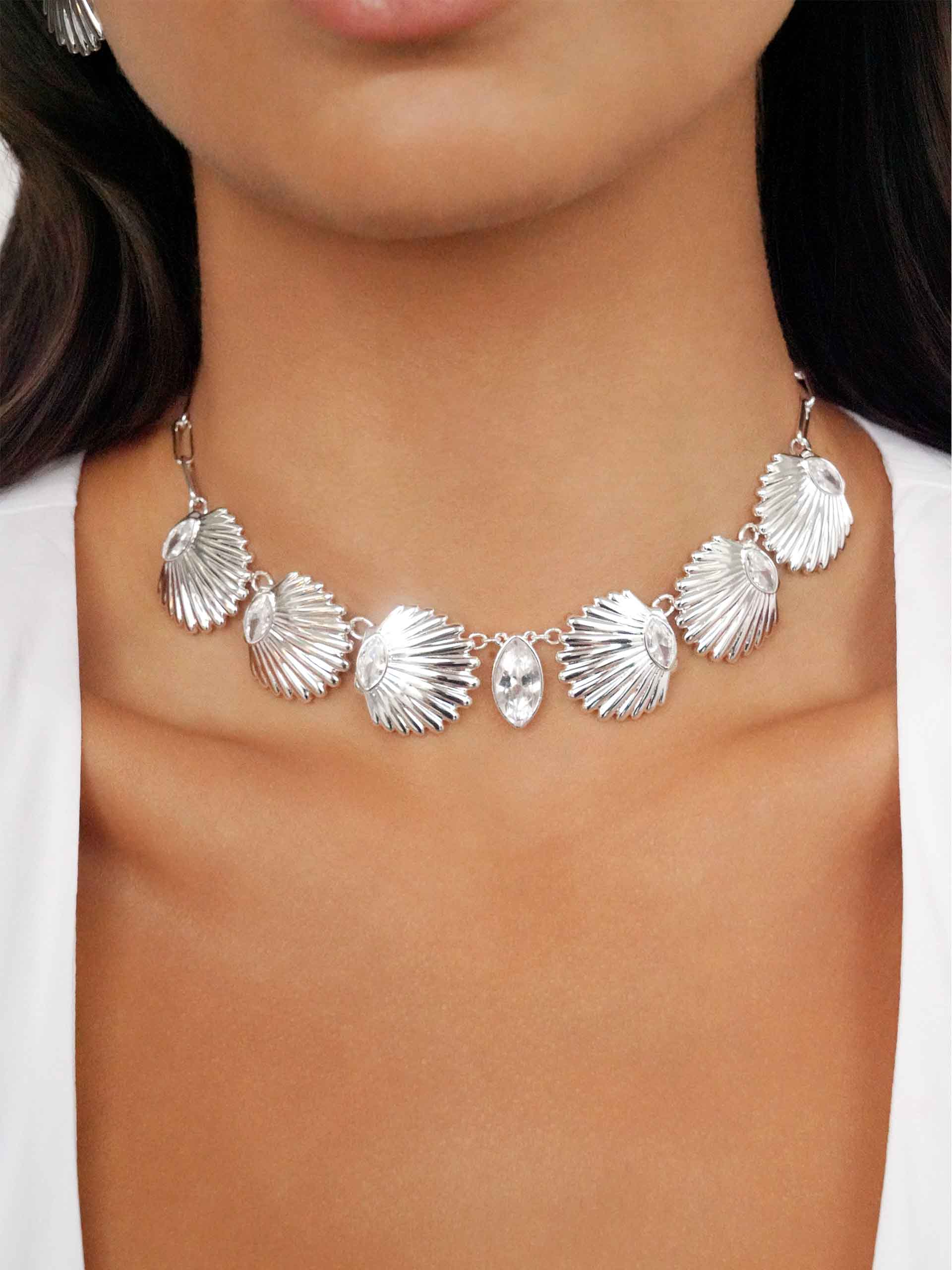 Santorini Shell Choker Necklace - Image 4