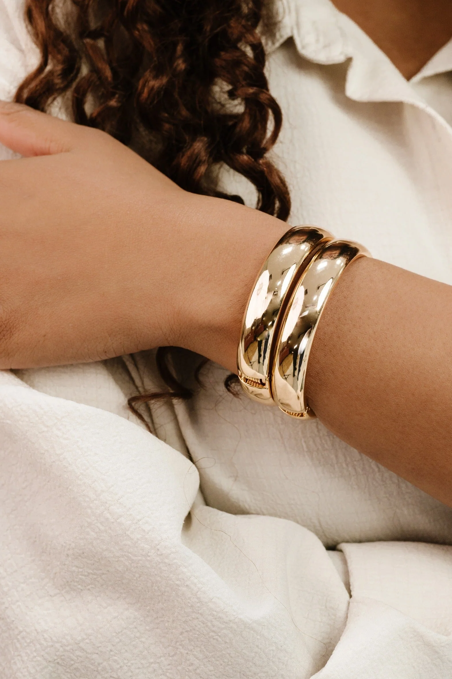 Simple Single Bangle Bracelet - Image 3