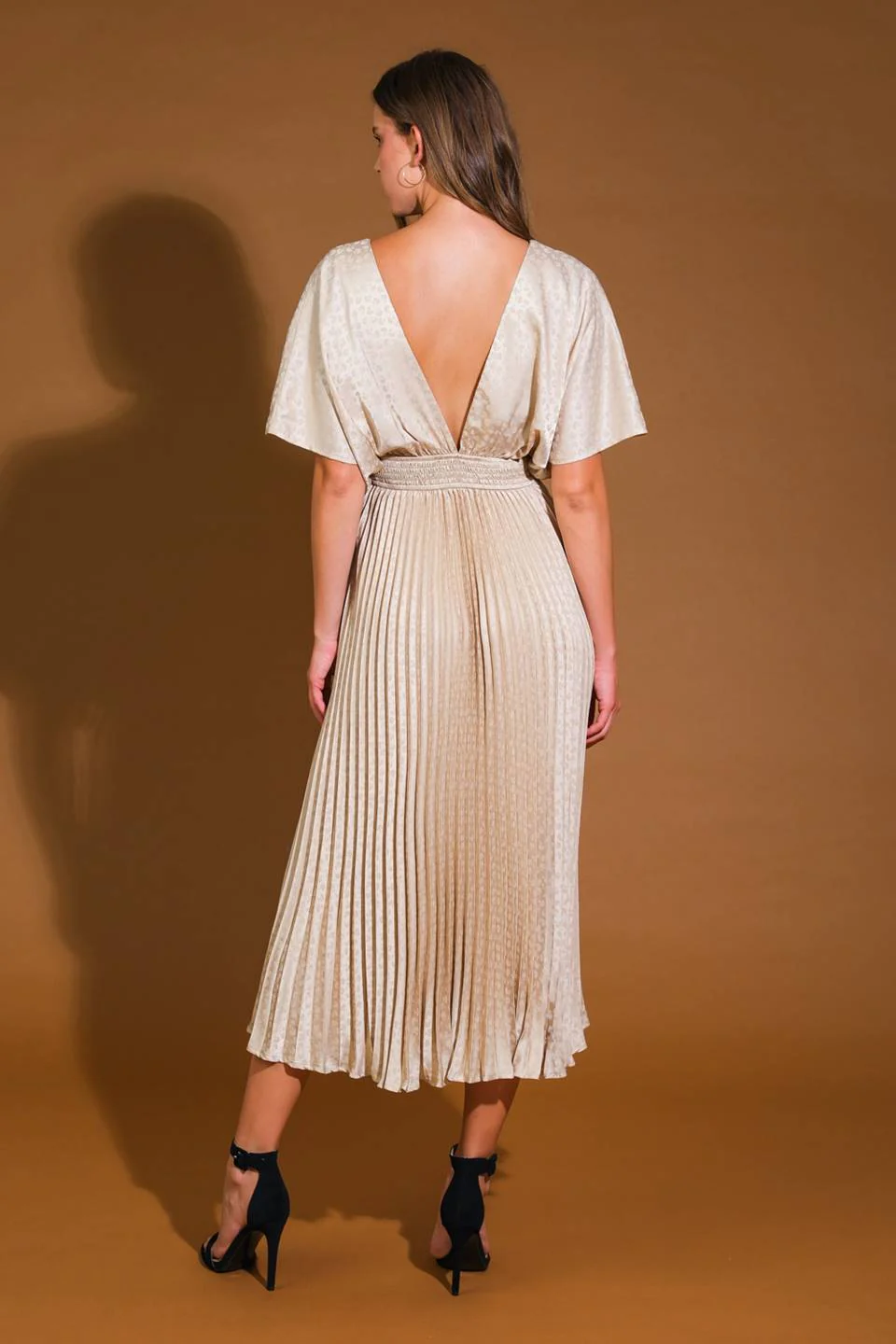 TIMELESS REPEAT - PLEATED SATIN MIDI DRESS - Image 10
