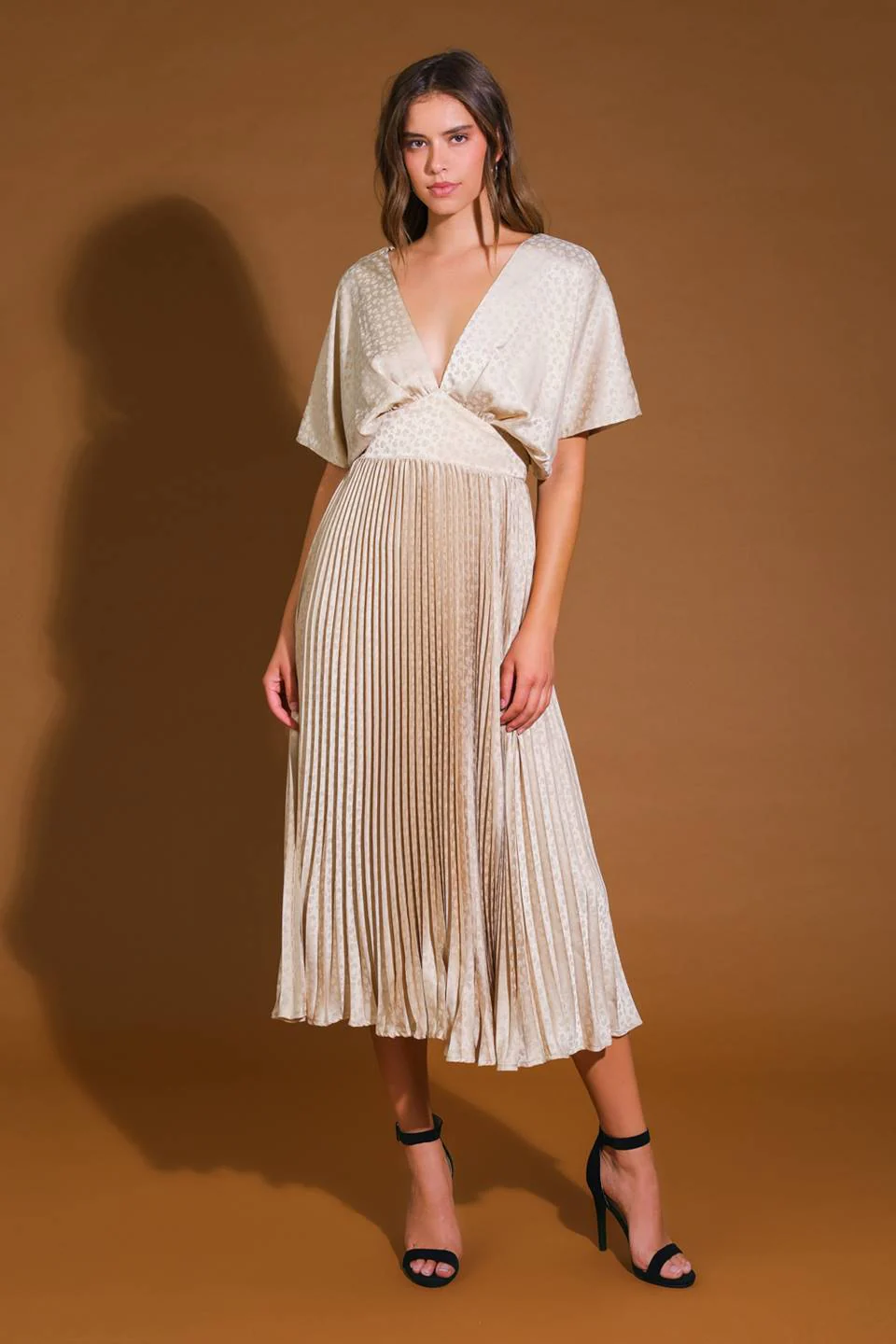 TIMELESS REPEAT - PLEATED SATIN MIDI DRESS - Image 9
